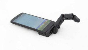 Akıllı Telefon İçin Robotik Parmak Aksesuarı Yapıldı!