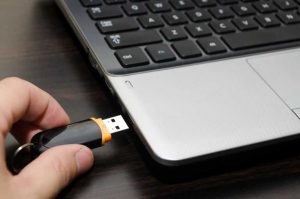 Kısayol Virüsü Nedir? USB Bellek Kısayol Virüsü Nasıl Temizlenir?