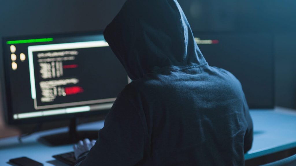 Hack Nedir? Hacker Ne İş Yapar?